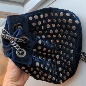 Blue velvet with studs Chain bag